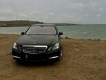 Mercedes E 220-1