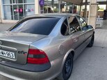 Opel Vectra-4