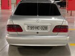 Mercedes E 200-2