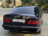 Mercedes E 220-17