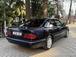 Mercedes E 220-12