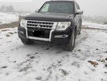 Mitsubishi Pajero-2