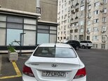 Hyundai Accent-3