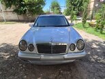 Mercedes E 200-1