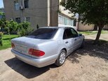Mercedes E 200-4