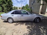 Mercedes E 200-11
