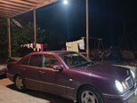 Mercedes E 240-1