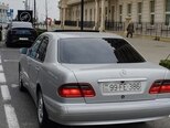 Mercedes E 270-8