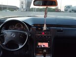 Mercedes E 270-10