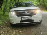 Ford Explorer-4