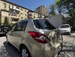 Nissan Tiida-10