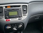 Kia Rio-5