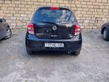 Nissan March-7