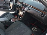 Mercedes E 240-11