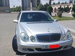 Mercedes E 220-1