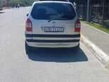 Opel Zafira-4