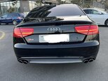 Audi S8-6