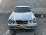 Mercedes E 200-1