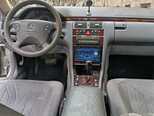 Mercedes E 280-9