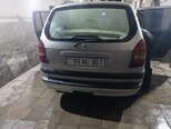 Opel Zafira-4