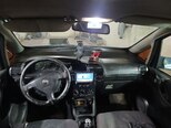 Opel Zafira-11