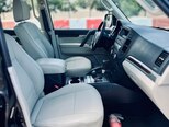 Mitsubishi Pajero-16