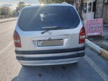Opel Zafira-4