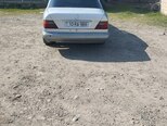 Mercedes E 220-2