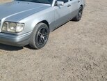 Mercedes E 220-11