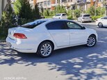 Volkswagen Passat-5
