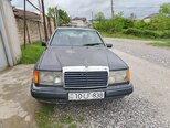 Mercedes 230 E-1