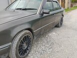 Mercedes 230 E-9
