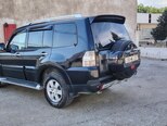 Mitsubishi Pajero-4