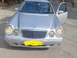 Mercedes E 270-1