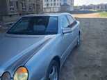 Mercedes E 270-5