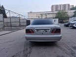 Mercedes E 220-4
