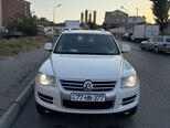 Volkswagen Touareg-1
