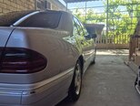 Mercedes E 220-11