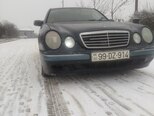 Mercedes E 220-1