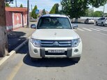 Mitsubishi Pajero-1