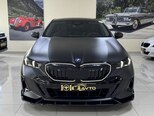 BMW i5-1