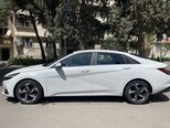 Hyundai Elantra-12
