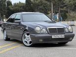 Mercedes E 240-1