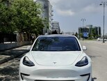 Tesla Model 3-1