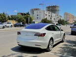 Tesla Model 3-4