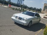 Mercedes E 200-1
