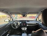 Toyota Prius-11