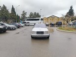 Mercedes E 220-1