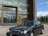 Mercedes E 240-1