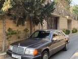 Mercedes 230 E-1